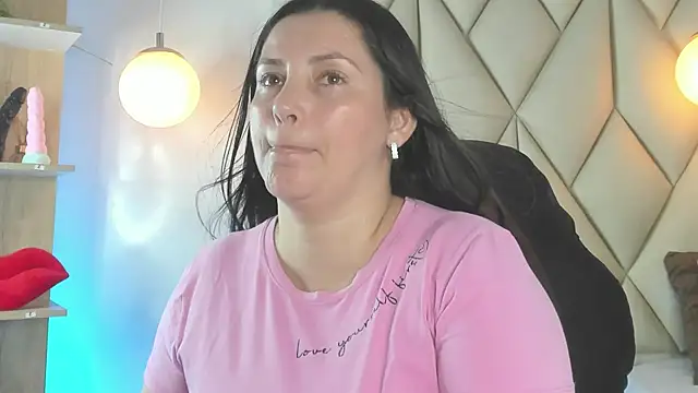 Snapshot of angelswets chatting on April 24, 2026, 1:57 pm angelswets online show from April 24, 2026, 1:57 pm