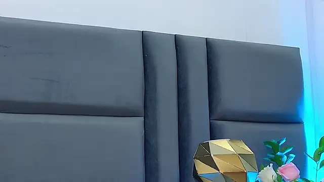 VanessaGlenn online show from March 20, 2026, 12:11 am