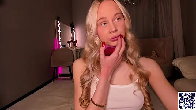 Snapshot of sincere_shyness chatting on November 30, 2025, 12:39 pm sincere shyness online show from November 30, 2025, 12:39 pm