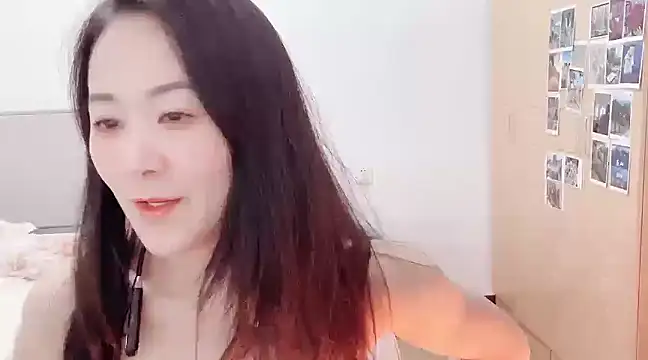 Snapshot of fanfan-FF chatting on February 19, 2025, 12:11 pm fanfan-FF online show from February 19, 2025, 12:11 pm