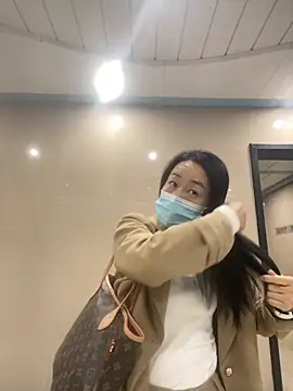 Snapshot of fanfan-FF chatting on November 25, 2025, 9:53 am fanfan-FF online show from November 25, 2025, 9:53 am