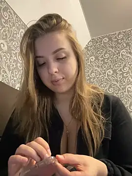 Snapshot of AlexissM chatting on January 12, 2026, 10:44 am AlexissM online show from January 12, 2026, 10:44 am