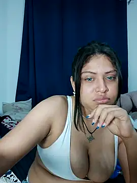 azulzulix online show from March 11, 2026, 1:32 am