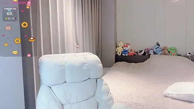 Snapshot of qiqi-666 chatting on February 6, 2026, 6:53 am qiqi-666 online show from February 6, 2026, 6:53 am