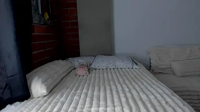 pettergrey1 online show from November 13, 2025, 8:46 pm