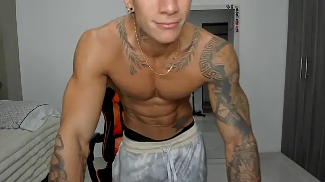 Snapshot of pettergrey1 chatting on February 13, 2026, 12:16 pm pettergrey1 online show from February 13, 2026, 12:16 pm