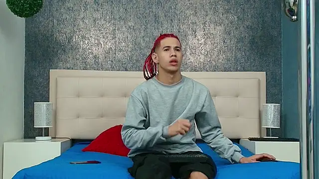 Snapshot of Erick_Zhimerman chatting on December 15, 2025, 3:56 am Erick Zhimerman online show from December 15, 2025, 3:56 am