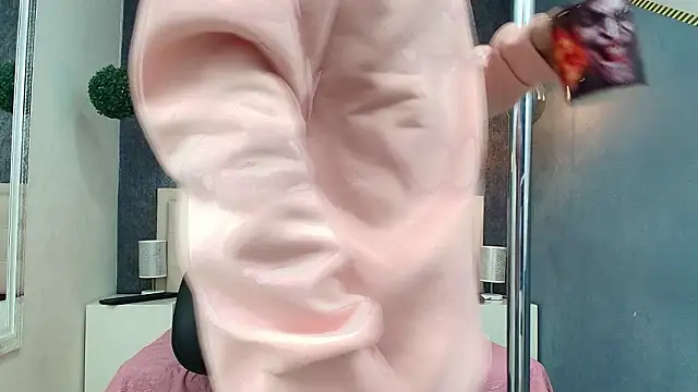 Snapshot of Erick_Zhimerman chatting on February 1, 2026, 4:00 am Erick Zhimerman online show from February 1, 2026, 4:00 am