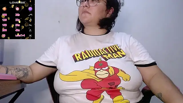 Snapshot of CinnamonCookiez chatting on November 9, 2025, 4:49 am CinnamonCookiez online show from November 9, 2025, 4:49 am