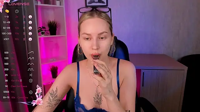 Snapshot of Carol__Cox chatting on February 17, 2025, 10:38 pm Carol Cox online show from February 17, 2025, 10:38 pm