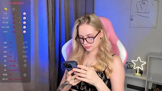Snapshot of Carol__Cox chatting on February 24, 2025, 10:36 pm Carol Cox online show from February 24, 2025, 10:36 pm