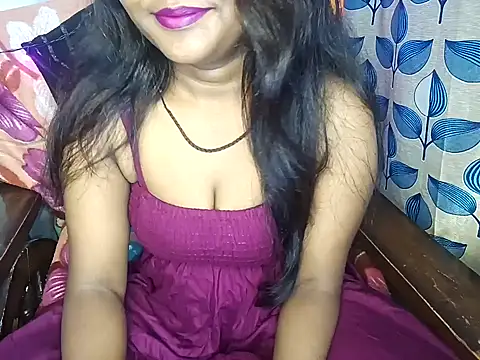 Snapshot of Muktha chatting on February 19, 2025, 4:22 pm Muktha online show from February 19, 2025, 4:22 pm