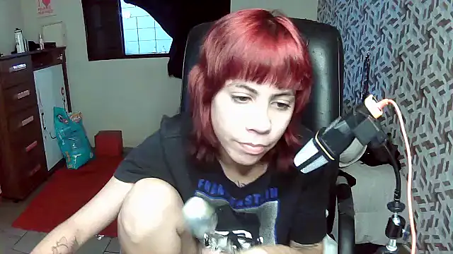 Snapshot of Liv_Alt chatting on February 12, 2026, 7:13 pm Liv Alt online show from February 12, 2026, 7:13 pm