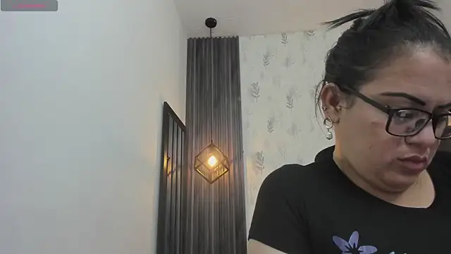 Snapshot of brigittemiller chatting on December 17, 2025, 4:23 pm brigittemiller online show from December 17, 2025, 4:23 pm