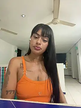 ZairaSofia1 online show from December 22, 2024, 2:49 am