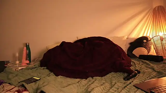 Luna OrionSky online show from October 24, 2025, 5:23 pm