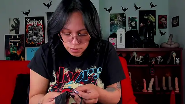 lilith-deveraux online show from May 11, 2026, 2:18 pm