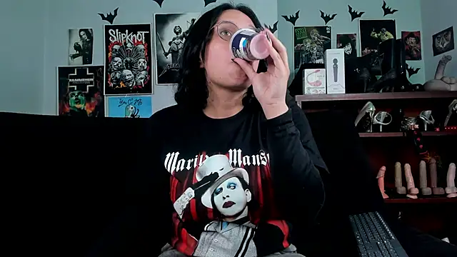 lilith-deveraux online show from June 2, 2026, 5:24 pm