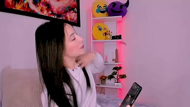 Manuelaa mejiia online show from September 26, 2025, 10:27 pm