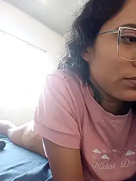 Snapshot of Karii-R chatting on December 1, 2025, 1:23 pm Karii-R online show from December 1, 2025, 1:23 pm