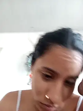 Snapshot of Karii-R chatting on November 30, 2025, 3:02 pm Karii-R online show from November 30, 2025, 3:02 pm