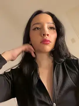 LianaRivera online show from October 20, 2025, 10:38 am