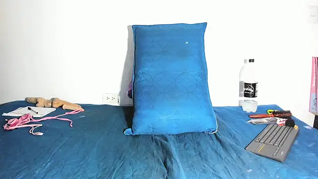 Snapshot of Arantza_Hill chatting on October 31, 2025, 10:49 pm Arantza Hill online show from October 31, 2025, 10:49 pm