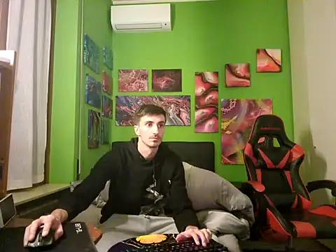 MASTERBULLY online show from October 6, 2025, 11:27 pm