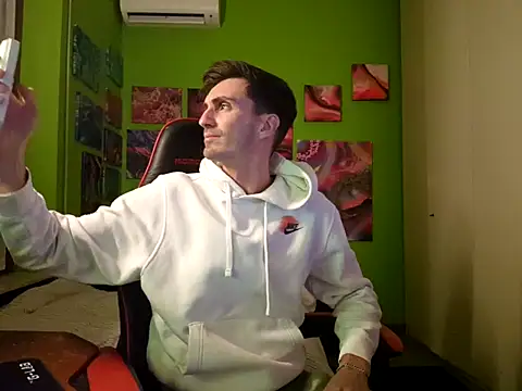 MASTERBULLY online show from November 5, 2025, 12:36 am