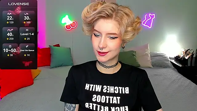Snapshot of Angel_Jules chatting on October 13, 2025, 12:45 am Angel Jules online show from October 13, 2025, 12:45 am