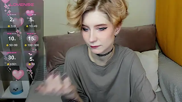 Snapshot of Angel_Jules chatting on January 31, 2025, 1:22 am Angel Jules online show from January 31, 2025, 1:22 am
