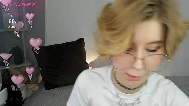 Snapshot of Angel_Jules chatting on February 26, 2025, 4:08 am Angel Jules online show from February 26, 2025, 4:08 am