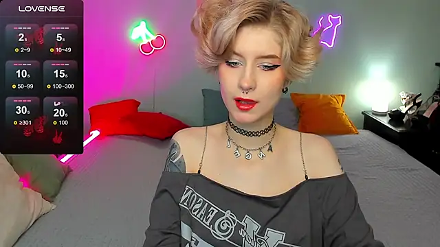 Snapshot of Angel_Jules chatting on October 11, 2025, 12:33 am Angel Jules online show from October 11, 2025, 12:33 am