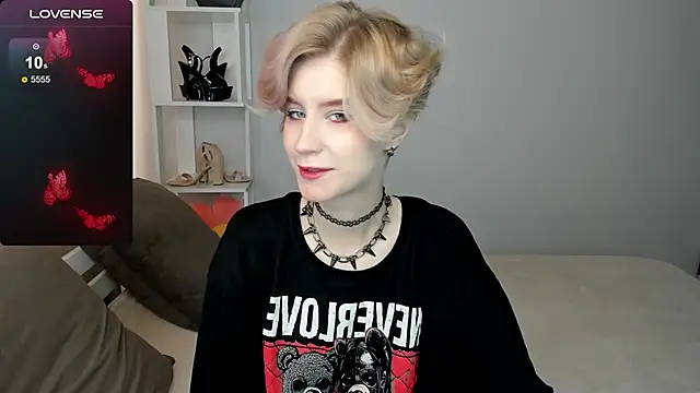 Snapshot of Angel_Jules chatting on September 11, 2025, 1:05 am Angel Jules online show from September 11, 2025, 1:05 am
