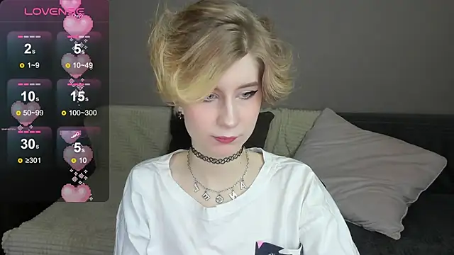 Snapshot of Angel_Jules chatting on February 21, 2025, 1:00 am Angel Jules online show from February 21, 2025, 1:00 am