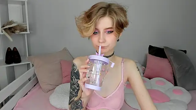 Snapshot of Angel_Jules chatting on March 11, 2025, 3:58 am Angel Jules online show from March 11, 2025, 3:58 am