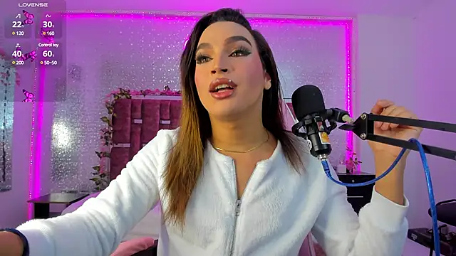 Snapshot of KylieVictoria chatting on March 19, 2025, 4:36 am KylieVictoria online show from March 19, 2025, 4:36 am
