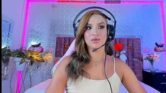 Snapshot of KylieVictoria chatting on October 20, 2025, 4:25 am KylieVictoria online show from October 20, 2025, 4:25 am