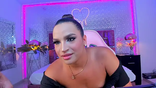 Snapshot of KylieVictoria chatting on October 10, 2025, 4:57 am KylieVictoria online show from October 10, 2025, 4:57 am
