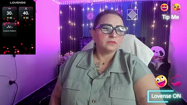 Ivonnee   online show from April 11, 2026, 3:47 am