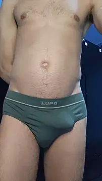 boyminerin00 online show from November 10, 2025, 1:21 am