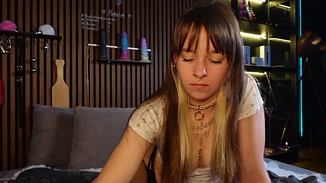 Izzy Inked online show from March 23, 2026, 2:17 pm