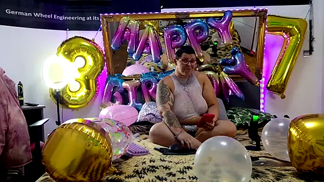 SunshineLexi online show from October 28, 2025, 3:22 pm