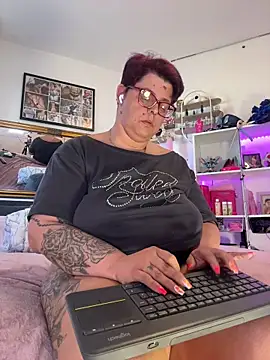 Snapshot of SunshineLexi chatting on April 25, 2026, 7:11 am SunshineLexi online show from April 25, 2026, 7:11 am