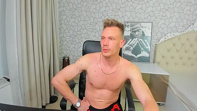 MateoBenjaminX online show from March 13, 2025, 5:39 pm