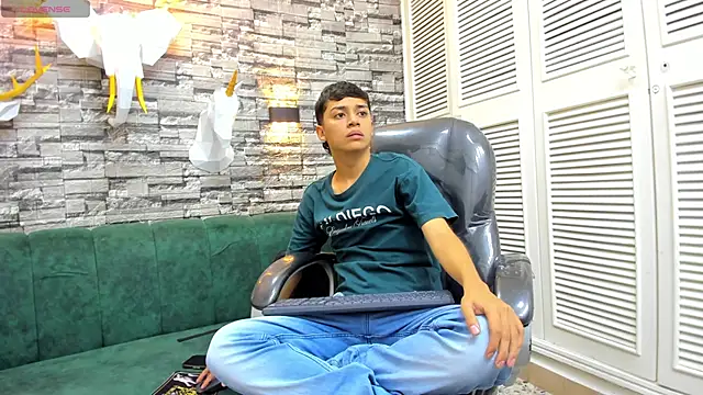 DamiBright online show from November 20, 2025, 5:24 pm