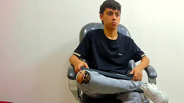 DamiBright online show from October 4, 2025, 6:20 pm