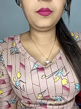 Shanaya Hotty online show from December 17, 2025, 8:58 pm