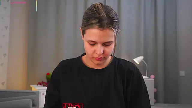 Snapshot of EthalGold chatting on November 25, 2025, 3:07 am EthalGold online show from November 25, 2025, 3:07 am