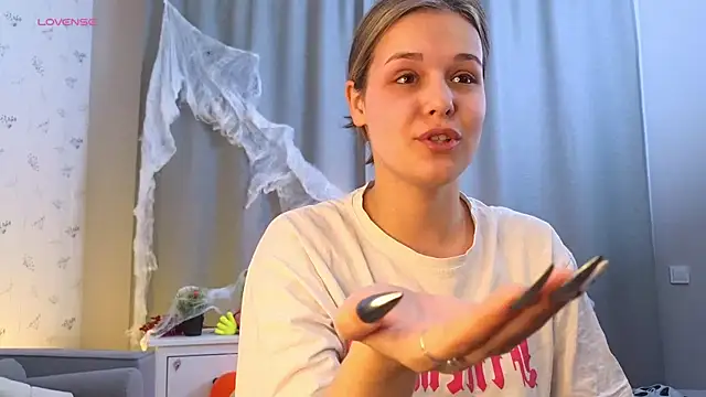 Snapshot of EthalGold chatting on November 5, 2025, 3:09 am EthalGold online show from November 5, 2025, 3:09 am